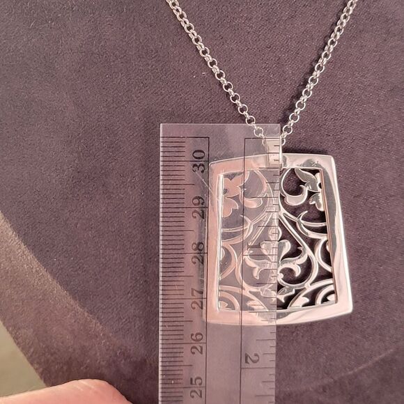 New ELLE Sterling Modern Filigree Flourish Openwork Long Statement Necklace - Picture 9 of 10